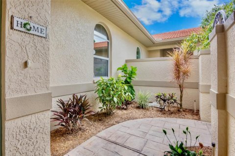 Villa ou maison à vendre à Sarasota, Floride: 2 chambres, 140.56 m2 № 2151569 - photo 4