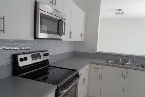 Condominio en alquiler en Margate, Florida, 4 dormitorios, 240.9 m2 № 1993603 - foto 5