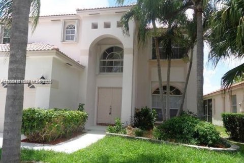 Condominio en alquiler en Margate, Florida, 4 dormitorios, 240.9 m2 № 1993603 - foto 1