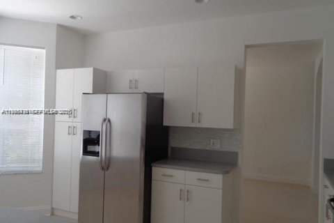 Condominio en alquiler en Margate, Florida, 4 dormitorios, 240.9 m2 № 1993603 - foto 3