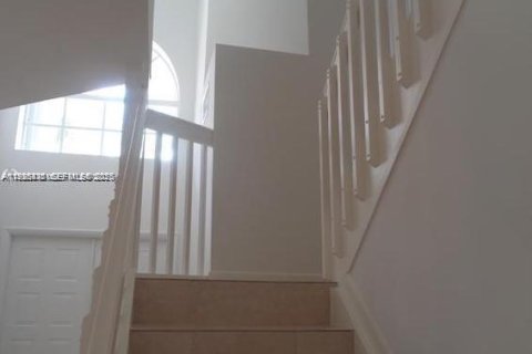 Condominio en alquiler en Margate, Florida, 4 dormitorios, 240.9 m2 № 1993603 - foto 10