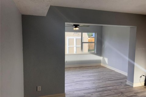 Villa ou maison à vendre à Orlando, Floride: 3 chambres, 118.91 m2 № 2411432 - photo 18