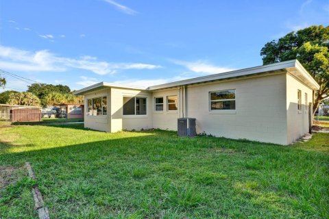 Villa ou maison à vendre à Orlando, Floride: 3 chambres, 118.91 m2 № 2411432 - photo 29