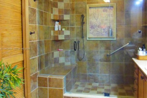 House in Margate, Florida 3 bedrooms, 191.19 sq.m. № 2027297 - photo 18