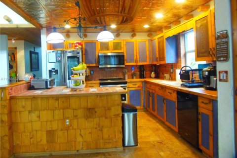 House in Margate, Florida 3 bedrooms, 191.19 sq.m. № 2027297 - photo 9