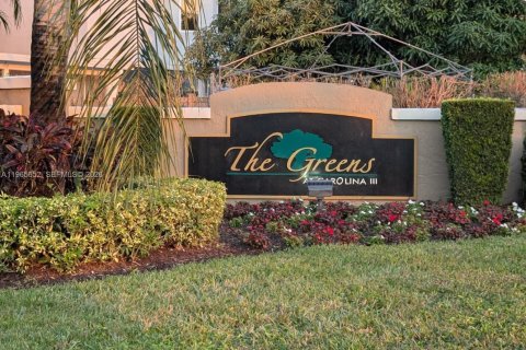 House in Margate, Florida 3 bedrooms, 191.19 sq.m. № 2027297 - photo 2