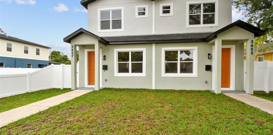 Adosado en Saint Petersburg, Florida 3 dormitorios, 169.92 m2 № 1849820