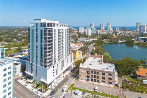 Condominio en Saint Petersburg, Florida, 2 dormitorios  № 2123629