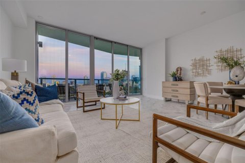 Condominio en alquiler en Saint Petersburg, Florida, 2 dormitorios, 162.86 m2 № 2123629 - foto 14