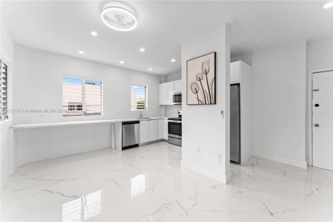 Купить кондоминиум в Майами-Бич, Флорида 1 спальня, 43.66м2, № 1984929 - фото 1