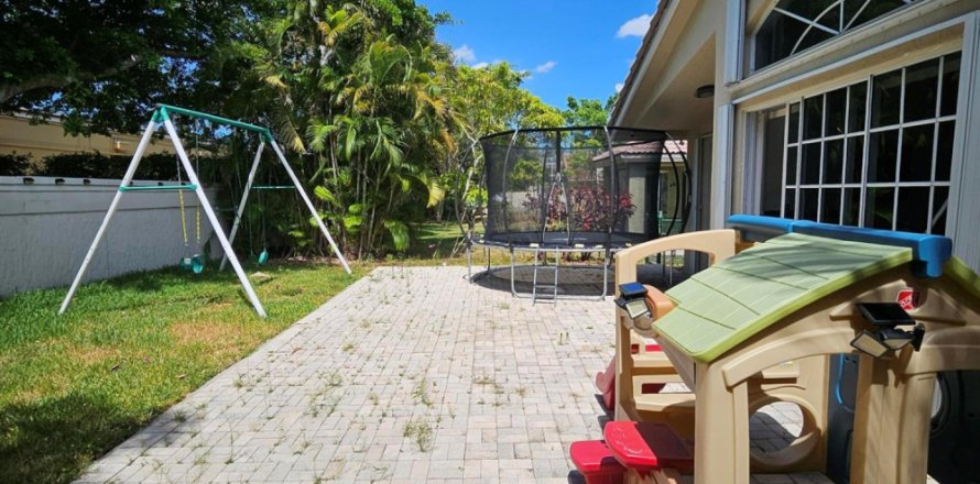 Villa ou maison à Coral Springs, Floride 3 chambres, 175.03 m2 № 1186247