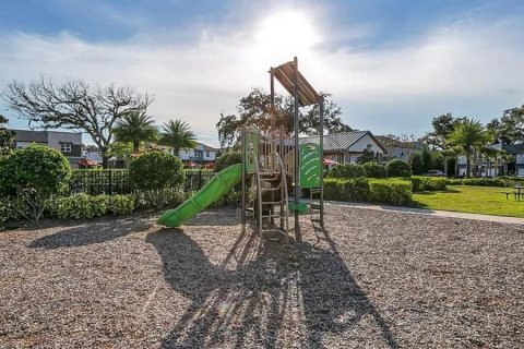 Townhouse in Winter Park, Florida 3 bedrooms, 214.79 sq.m. № 1912338 - photo 27