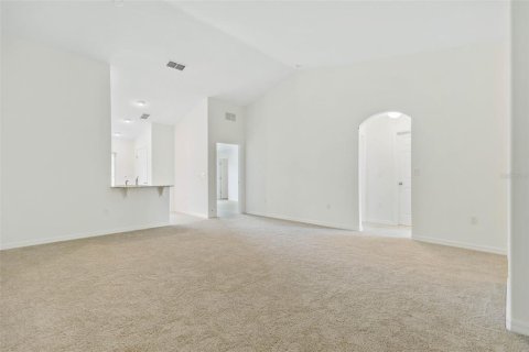 Commercial property in Palm Coast, Florida 6 bedrooms, 111.3 sq.m. № 1648370 - photo 10