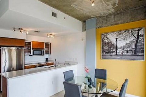 Снять в аренду кондоминиум в Майами, Флорида 2 спальни, 132.01м2, № 1964196 - фото 3