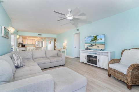 Condo in Placida, Florida, 2 bedrooms  № 2098555 - photo 13