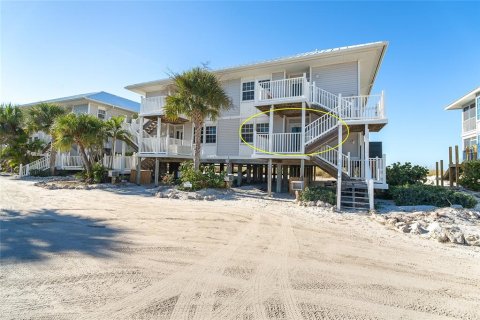 Condo in Placida, Florida, 2 bedrooms  № 2098555