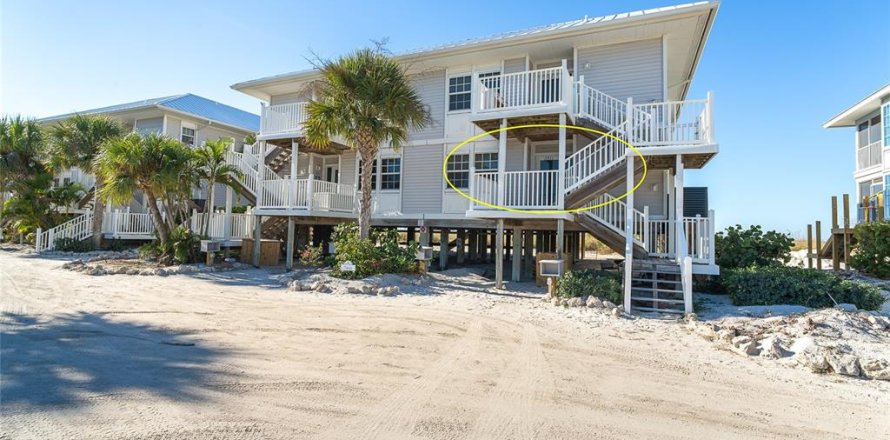 Condo in Placida, Florida, 2 bedrooms  № 2098555