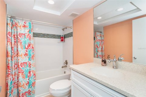 Condo in Placida, Florida, 2 bedrooms  № 2098555 - photo 25