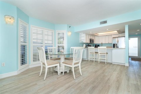 Condo in Placida, Florida, 2 bedrooms  № 2098555 - photo 9