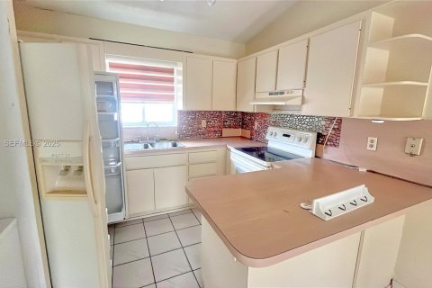 Снять в аренду кондоминиум в Хайалиа, Флорида 2 спальни, 71.07м2, № 2079976 - фото 10