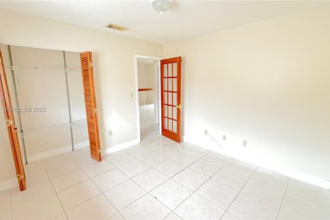 Снять в аренду кондоминиум в Хайалиа, Флорида 2 спальни, 71.07м2, № 2079976 - фото 12