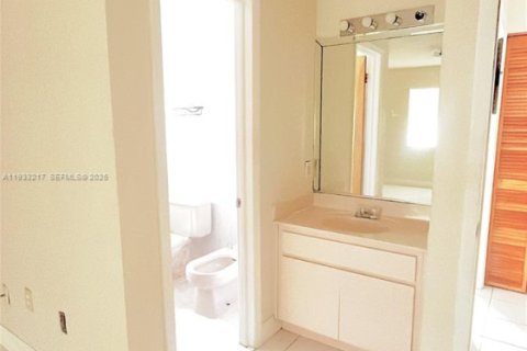 Снять в аренду кондоминиум в Хайалиа, Флорида 2 спальни, 71.07м2, № 2079976 - фото 7