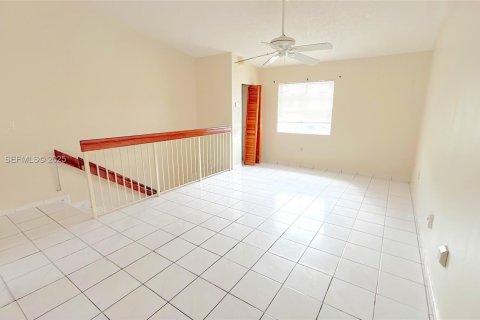 Снять в аренду кондоминиум в Хайалиа, Флорида 2 спальни, 71.07м2, № 2079976 - фото 6