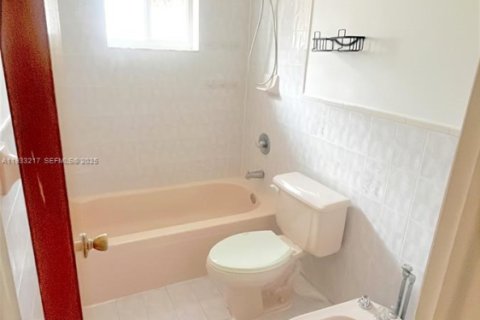 Снять в аренду кондоминиум в Хайалиа, Флорида 2 спальни, 71.07м2, № 2079976 - фото 17