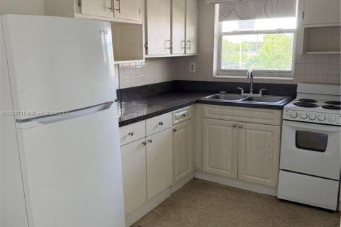 Appartement à louer à Fort Lauderdale, Floride: 1 chambre, 1277.87 m2 № 1960543 - photo 2