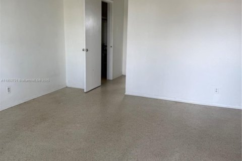 Appartement à louer à Fort Lauderdale, Floride: 1 chambre, 1277.87 m2 № 1960543 - photo 3