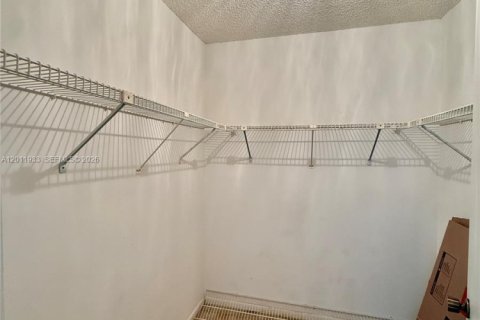 Купить кондоминиум в Майами, Флорида 4 комнаты, 108.7м2, № 2087126 - фото 16