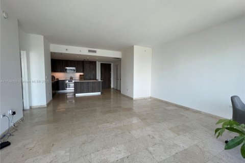 Condo in Miami, Florida, 1 bedroom  № 1811690 - photo 7