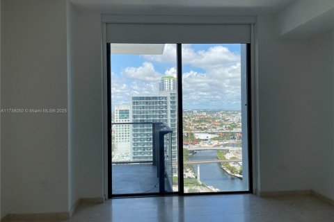 Condo in Miami, Florida, 1 bedroom  № 1811690 - photo 15
