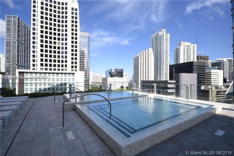 Condo in Miami, Florida, 1 bedroom  № 1811690 - photo 26