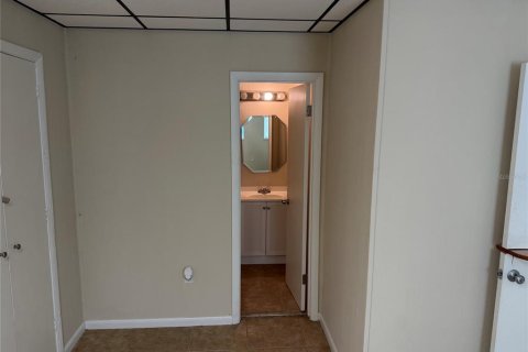 Immobilier commercial à louer à Gainesville, Floride: 286.14 m2 № 2355120 - photo 2