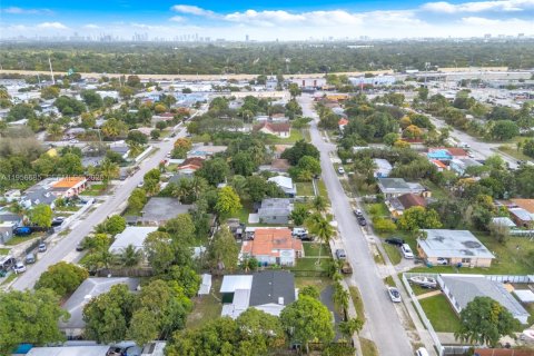 Купить виллу или дом в Майами, Флорида 2 спальни, 157.93м2, № 2011405 - фото 5