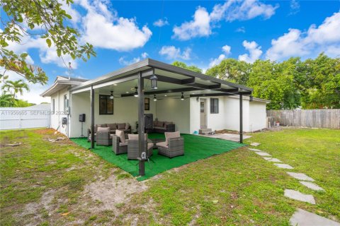 Купить виллу или дом в Майами, Флорида 2 спальни, 157.93м2, № 2011405 - фото 14