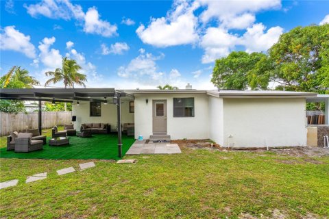 Купить виллу или дом в Майами, Флорида 2 спальни, 157.93м2, № 2011405 - фото 15