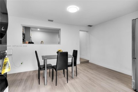 Купить виллу или дом в Майами, Флорида 2 спальни, 157.93м2, № 2011405 - фото 30