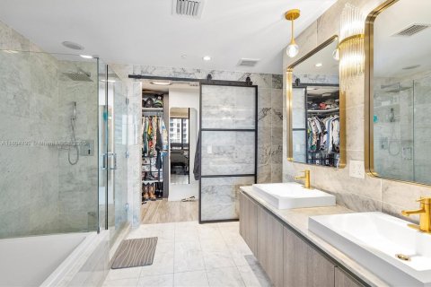 Condominio en venta en Miami, Florida, 2 dormitorios, 116.41 m2 № 1864758 - foto 16