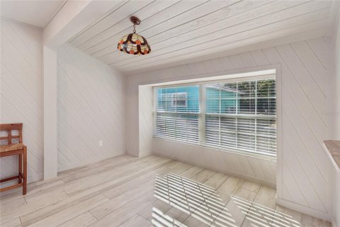 Villa ou maison à vendre à Tampa, Floride: 4 chambres, 196.58 m2 № 2130139 - photo 11