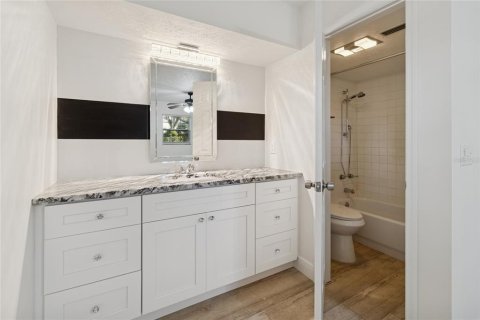 Villa ou maison à vendre à Tampa, Floride: 4 chambres, 196.58 m2 № 2130139 - photo 22