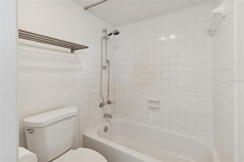 Villa ou maison à vendre à Tampa, Floride: 4 chambres, 196.58 m2 № 2130139 - photo 23
