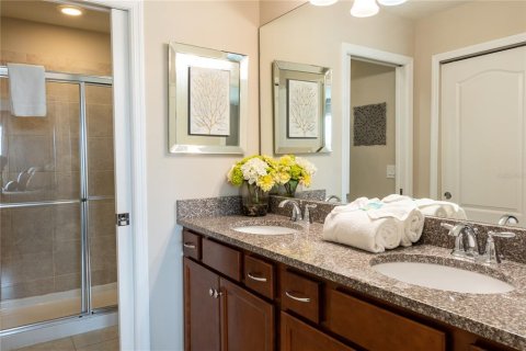 Casa en alquiler en Kissimmee, Florida, 5 dormitorios, 210.42 m2 № 2219092 - foto 19