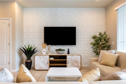 Casa en alquiler en Kissimmee, Florida, 5 dormitorios, 210.42 m2 № 2219092 - foto 2