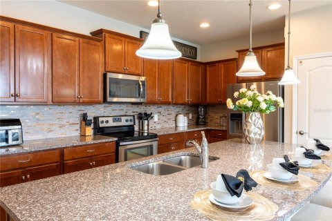 Casa en alquiler en Kissimmee, Florida, 5 dormitorios, 210.42 m2 № 2219092 - foto 4