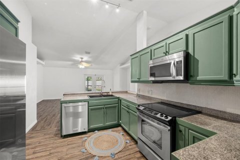 Villa ou maison à vendre à DeLand, Floride: 3 chambres, 157.75 m2 № 2319235 - photo 15