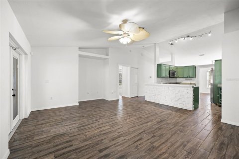 Villa ou maison à vendre à DeLand, Floride: 3 chambres, 157.75 m2 № 2319235 - photo 10