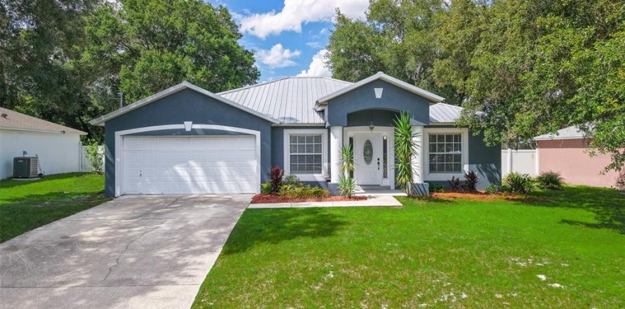 Villa ou maison à DeLand, Floride 3 chambres, 157.75 m2 № 2319235