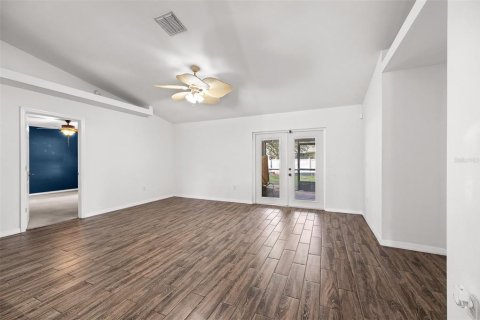 Villa ou maison à vendre à DeLand, Floride: 3 chambres, 157.75 m2 № 2319235 - photo 12
